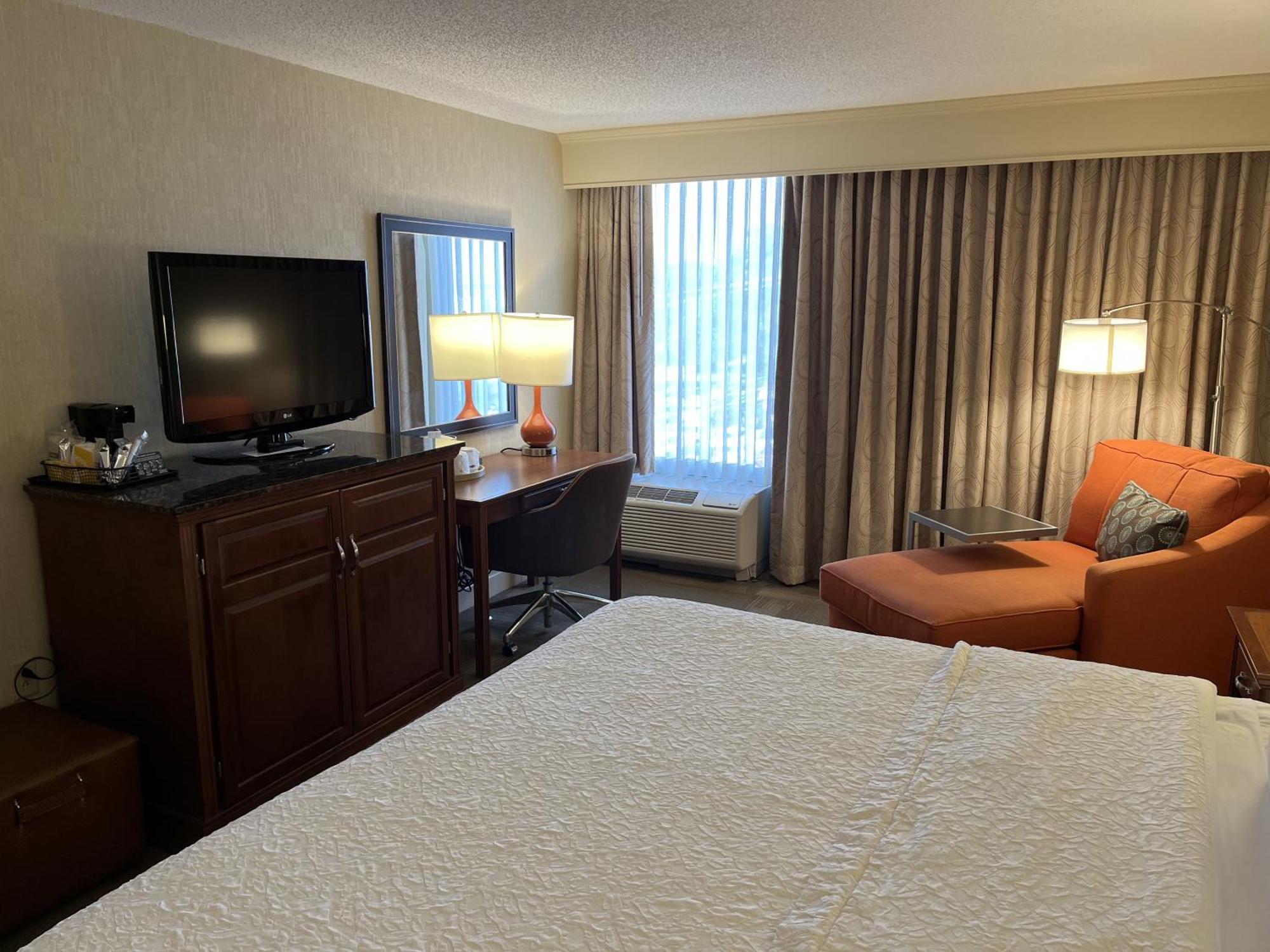 Отель Wingate By Wyndham St Louis Airport Saint Ann Экстерьер фото