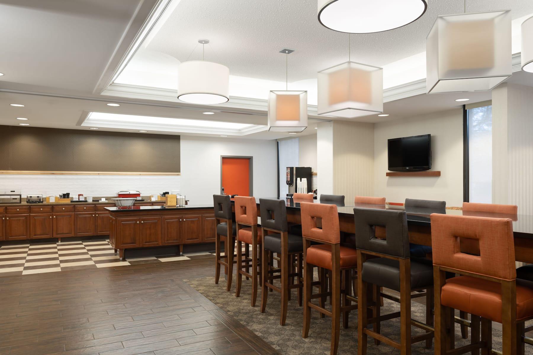 Отель Wingate By Wyndham St Louis Airport Saint Ann Экстерьер фото