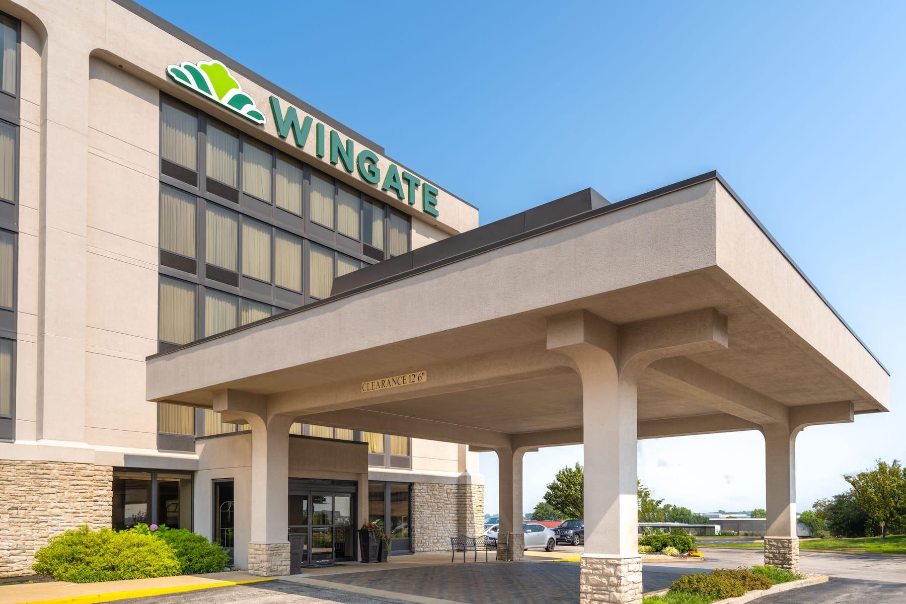 Отель Wingate By Wyndham St Louis Airport Saint Ann Экстерьер фото
